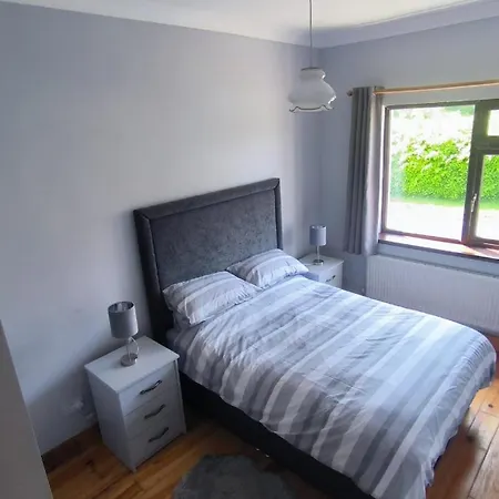度假居 Swinford Country House *
